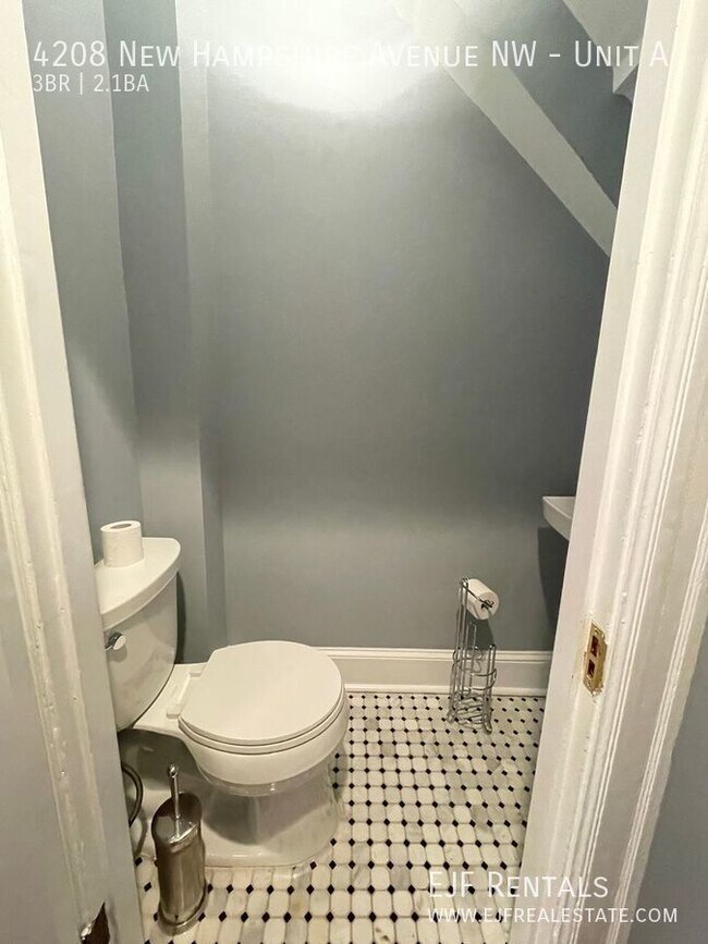 Building Photo - 4208 New Hampshire Ave NW