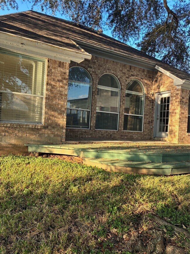 Building Photo - 2203 Summer Bay Ct