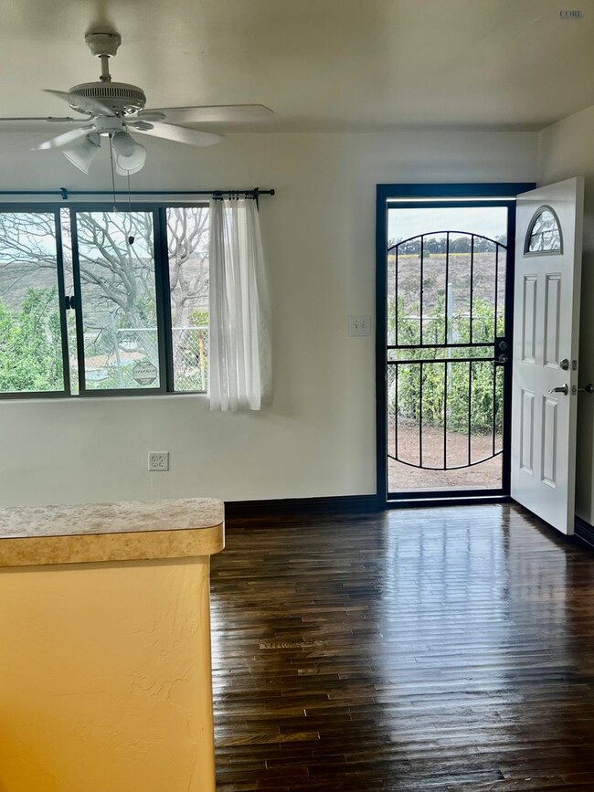 Building Photo - Hidden Gem with Views! 2 bedroom, 1 bathroom