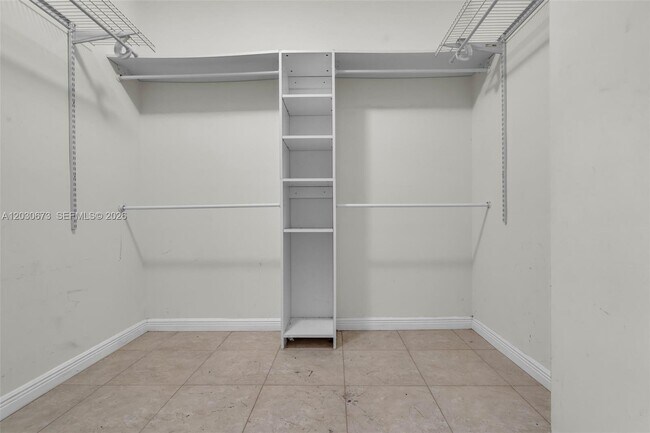 Building Photo - 5149 SW 137th Ave