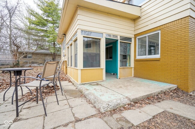 Building Photo - 1005 Chevy Chase Ln