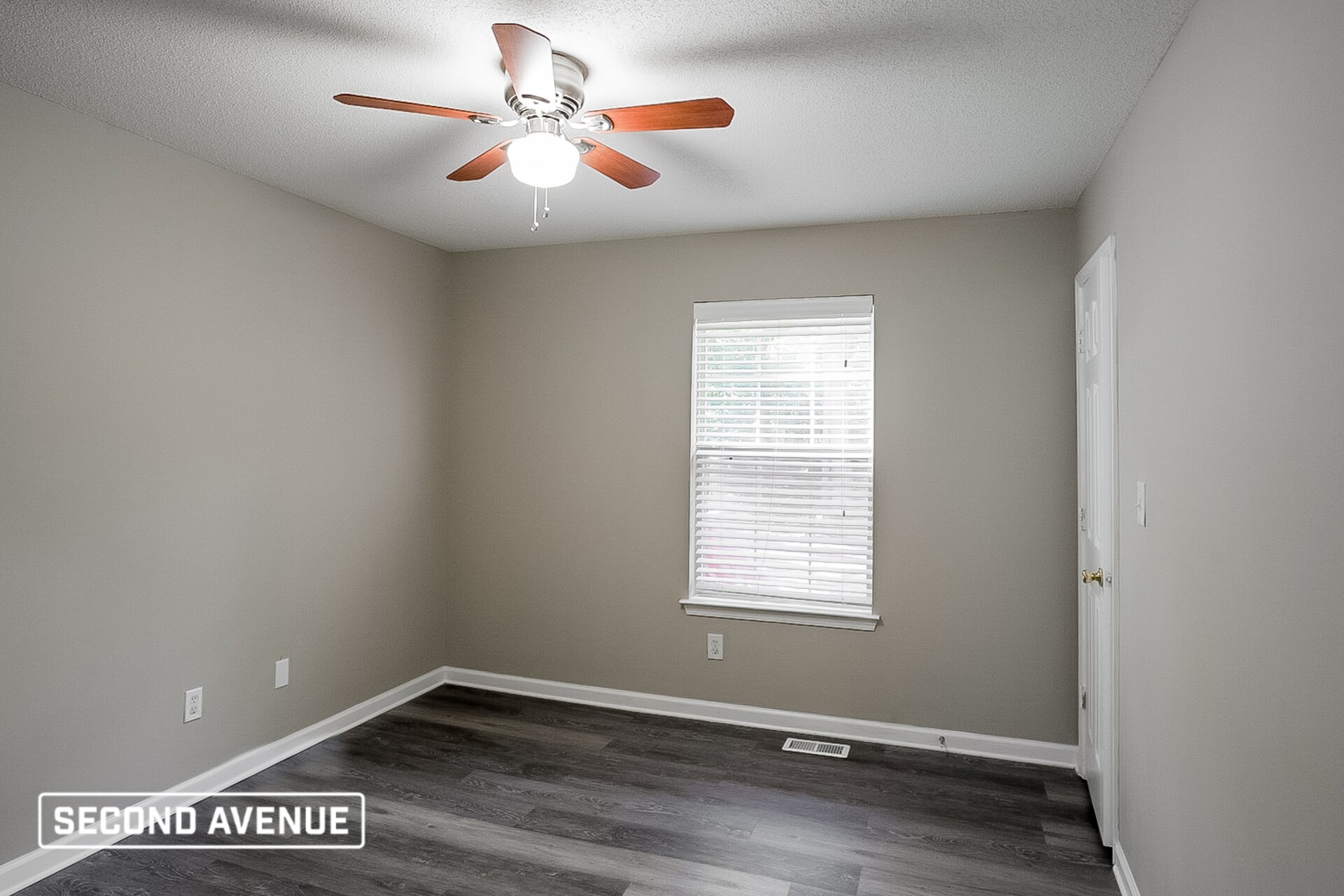 Building Photo - 6410 Hillview Ln