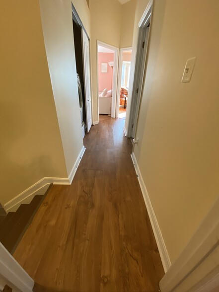 Third level hallway - 1785 Sea Pine Cir