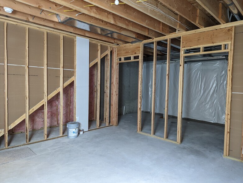 Building Photo - 1964 S Warrior Ln