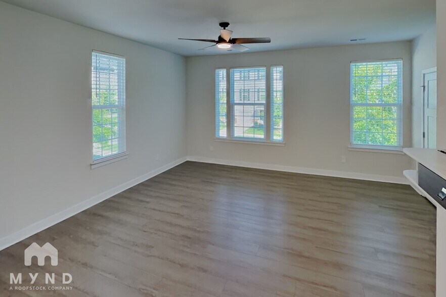 Building Photo - 2423 Dr Carver Rd