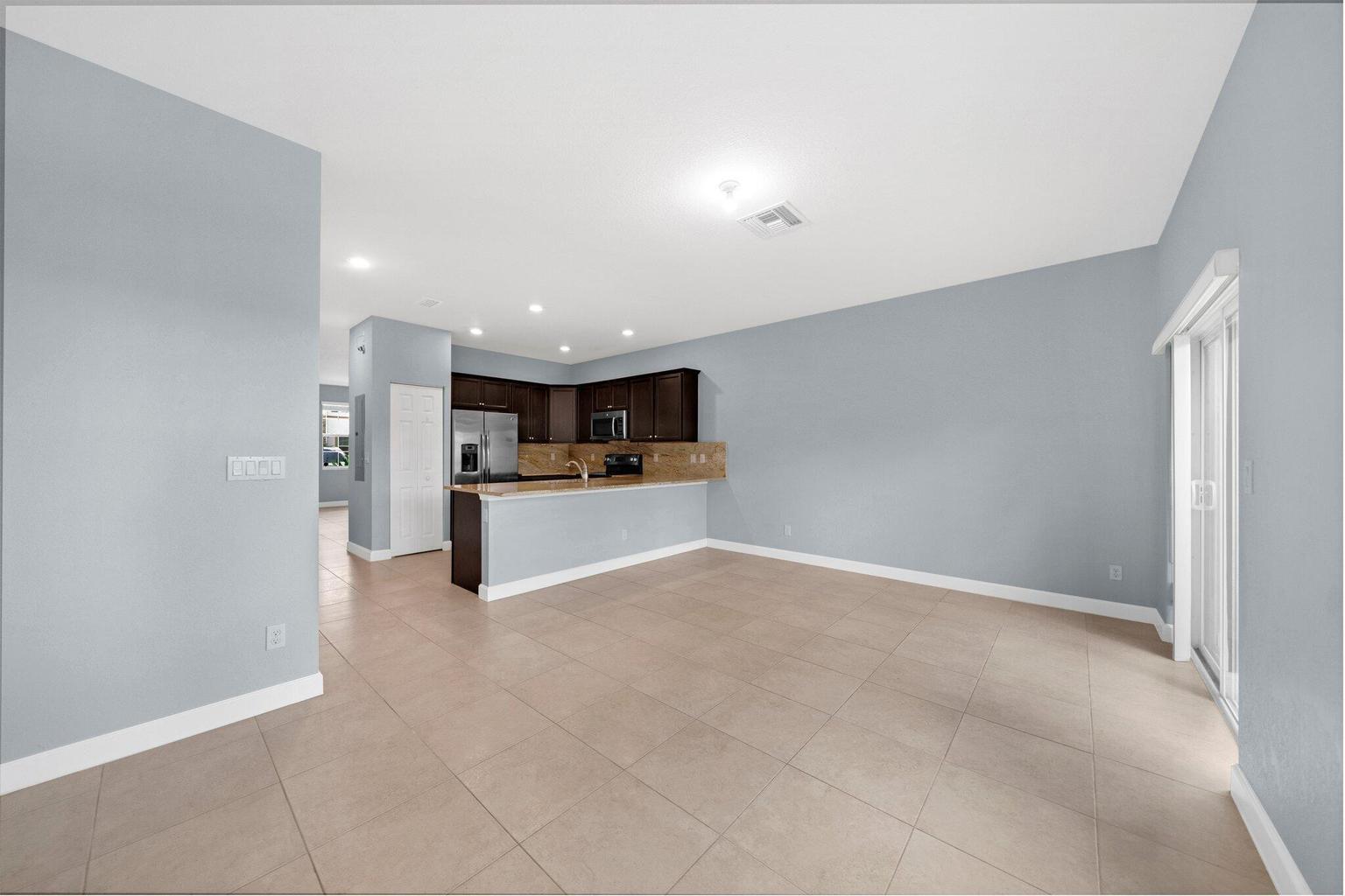 Building Photo - 5271 Ashley River Rd