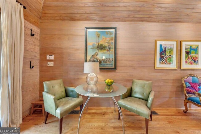 Building Photo - 2538 Parkside Dr NE