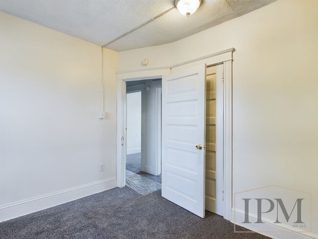 Building Photo - Coming Soon! - Recently Renovated 3 Bedroo...