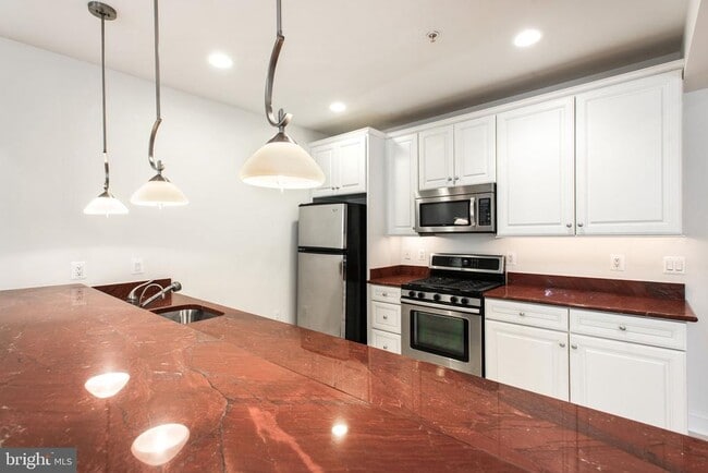 Building Photo - 8319 Quarry Manor Terrace
