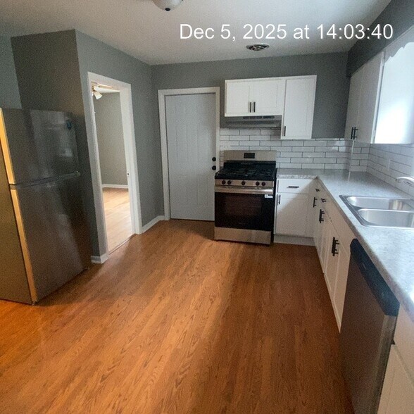 Building Photo - 823 E Clarke St