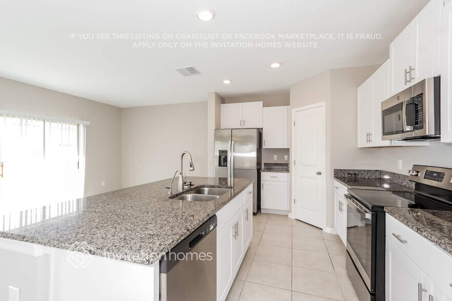 Building Photo - 7785 Silver Berry Ct