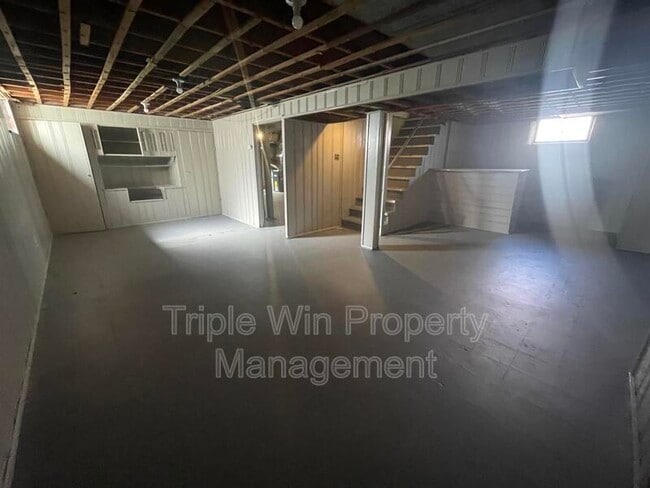 Building Photo - 6918 Etzel Ave