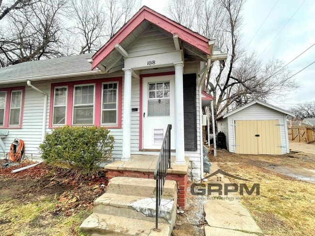 Primary Photo - 1018 N Maple St