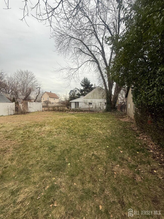 Building Photo - 710-712-712 Drake Ave