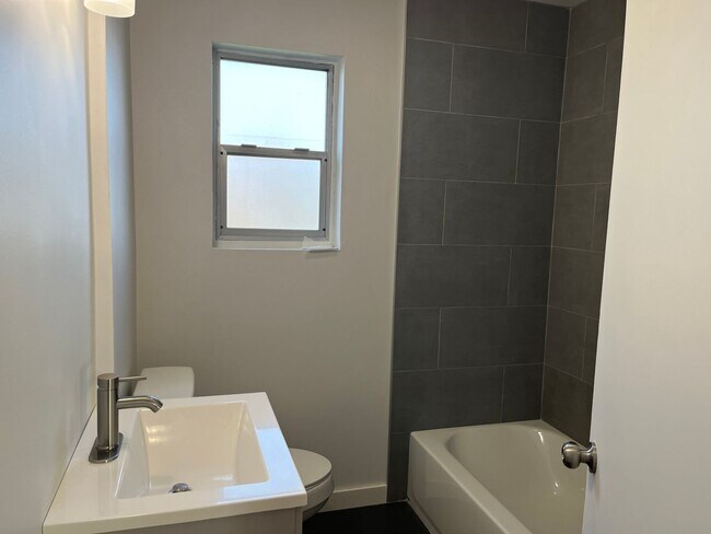 Building Photo - Newly renovated light filled 2 bedroom home with views of Rainer in Bryn Mawr-Skyway!