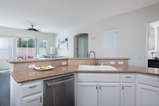 Building Photo - 49534 Lewis Rd