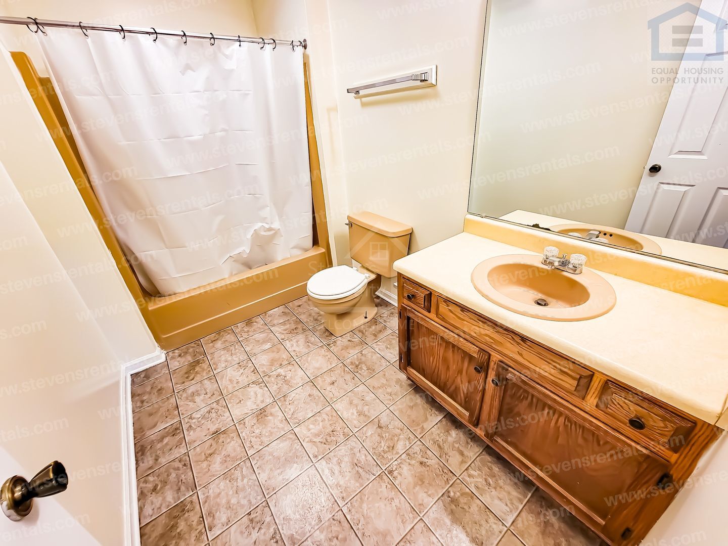 Building Photo - 419 Oriole Dr