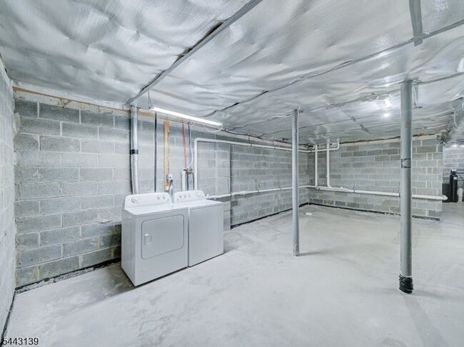 Building Photo - 26 DeCroce Ct