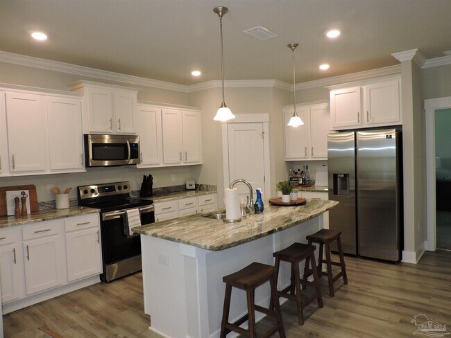 Building Photo - 8823 Airway Dr