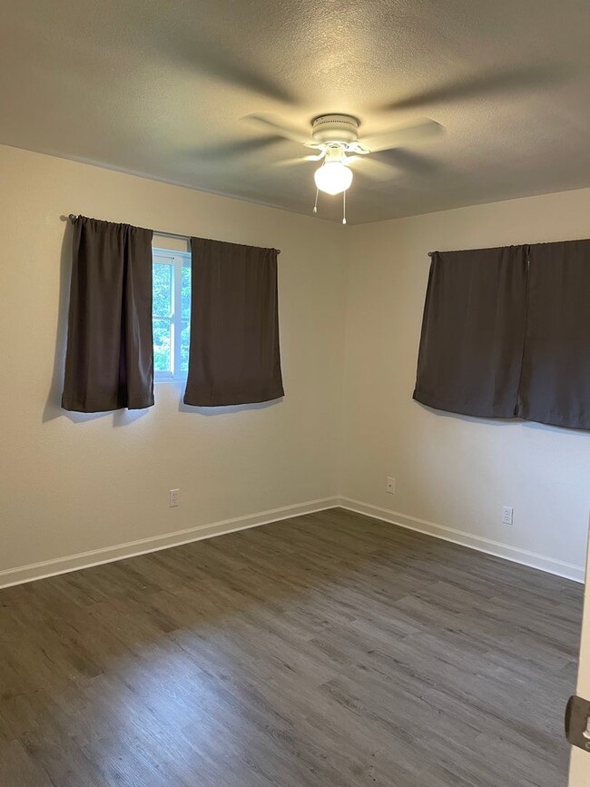 Building Photo - Charming 3 bedroom home in Manoa for $4,20...