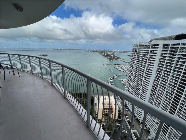 Building Photo - 1750 N Bayshore Dr