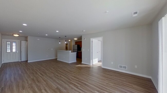 Building Photo - 1902 American Eagle Dr