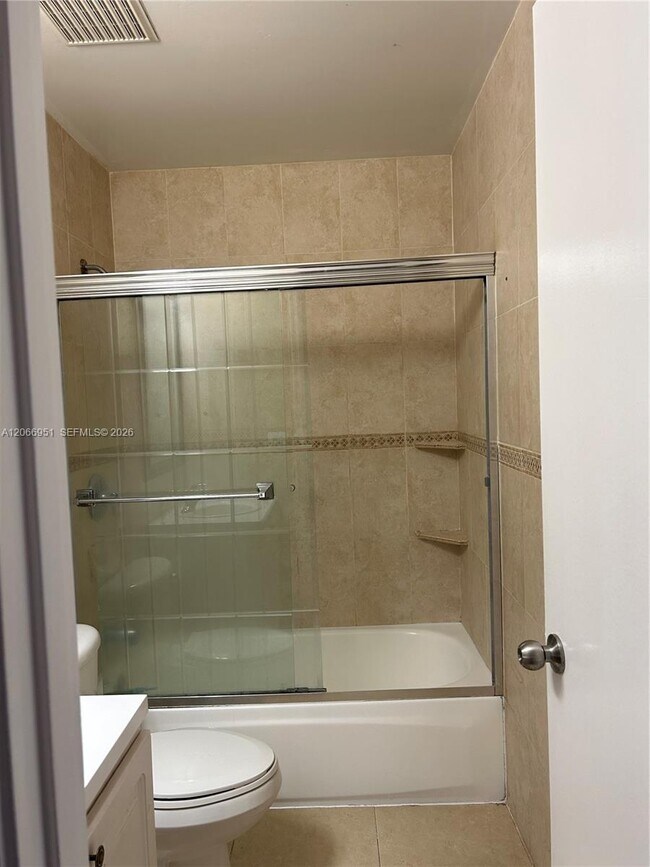 Building Photo - 6245 SW Kendale Lakes Cir