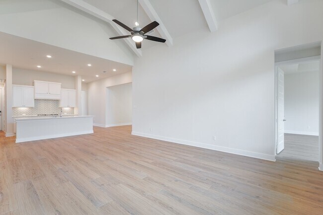 Building Photo - 28156 Graywood Dr