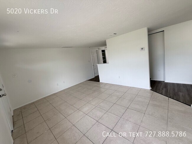 Building Photo - 5020 Vickers Dr