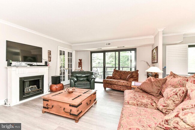 Building Photo - 309 Yoakum Pkwy