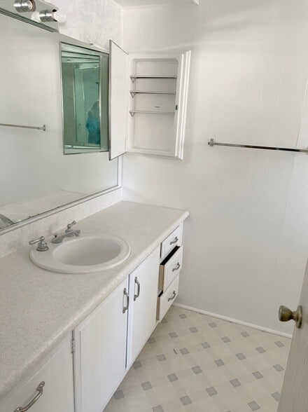 Building Photo - 444 Whispering Pines Dr