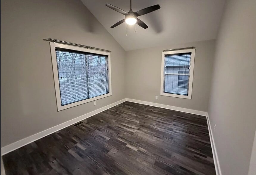 Master Bedroom - 34 Zentry Pl