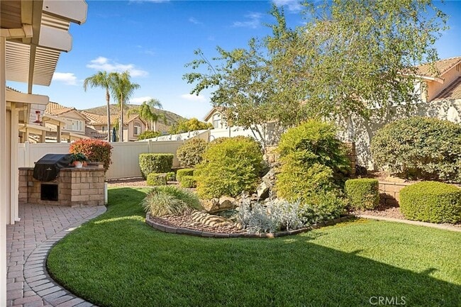 Building Photo - 1521 Fairway Oaks Ave