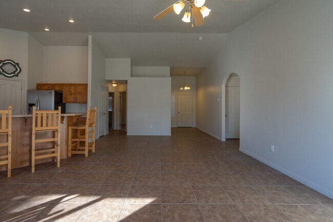 Building Photo - Beautiful 3 Bedroom Home Near Snow Canyon Parkway