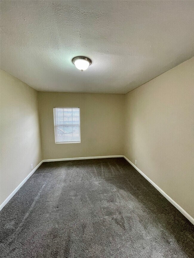 Building Photo - 6144 Doulton Dr