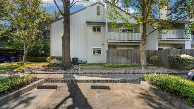 Building Photo - 4839 Vir Mar St