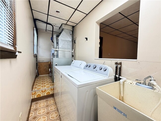 Building Photo - 24 W Pike St