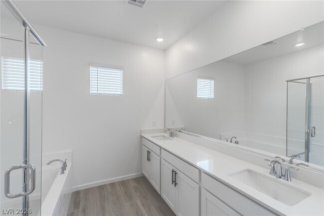 Building Photo - 9958 Oliver Hls Ave