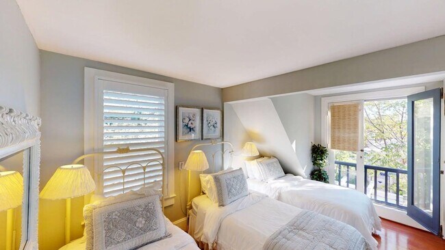 Building Photo - A Timeless Coronado Beach Cottage