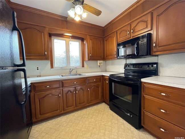 Building Photo - 8 Crestfield Pl