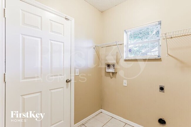 Building Photo - 122 Dahl Ave