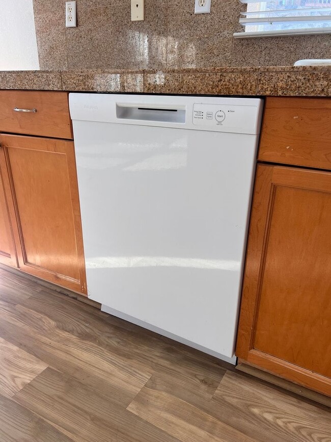 Building Photo - 4 bedroom Fernley Home.