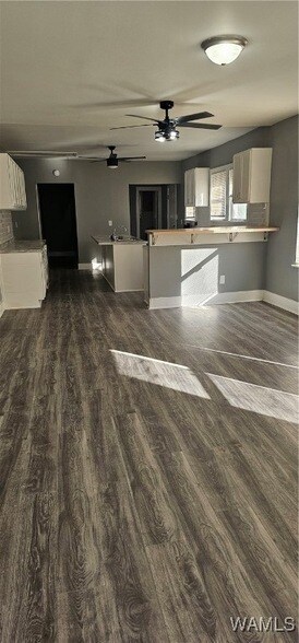 Building Photo - 5517 Ave I