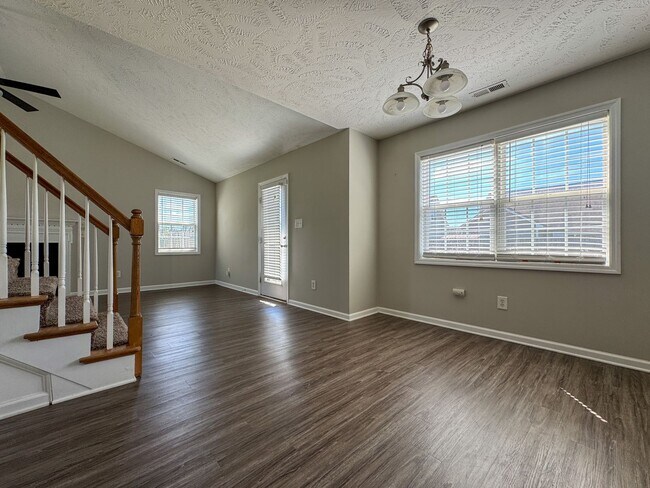 Building Photo - 1502 Bridgeton Way