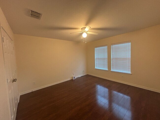Building Photo - Spacious and Beautifully Maintained Arlington Home in Harris Ridge