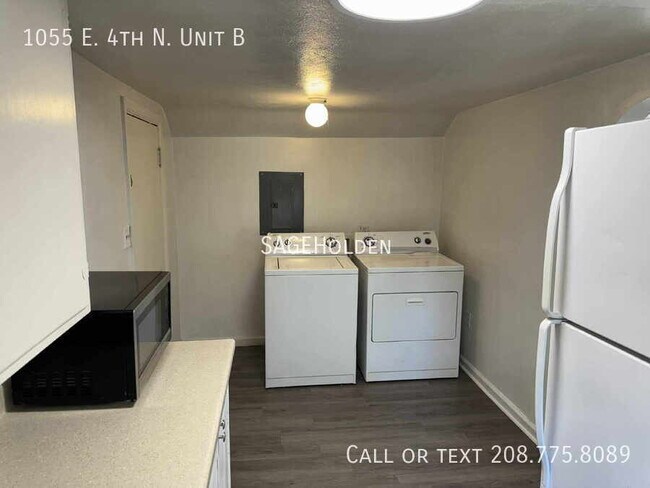 Building Photo - 1055 E 4th N