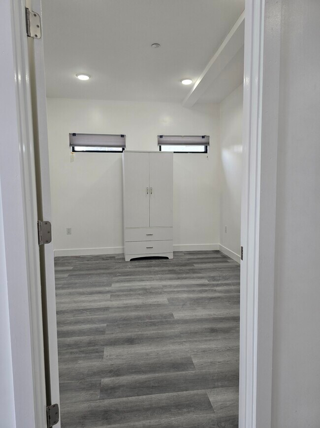 Building Photo - 1245 Crenshaw Blvd