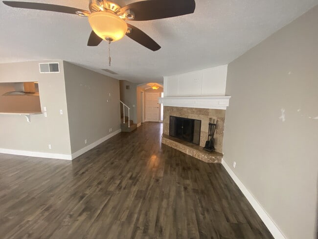 Building Photo - 776 Diagonal St