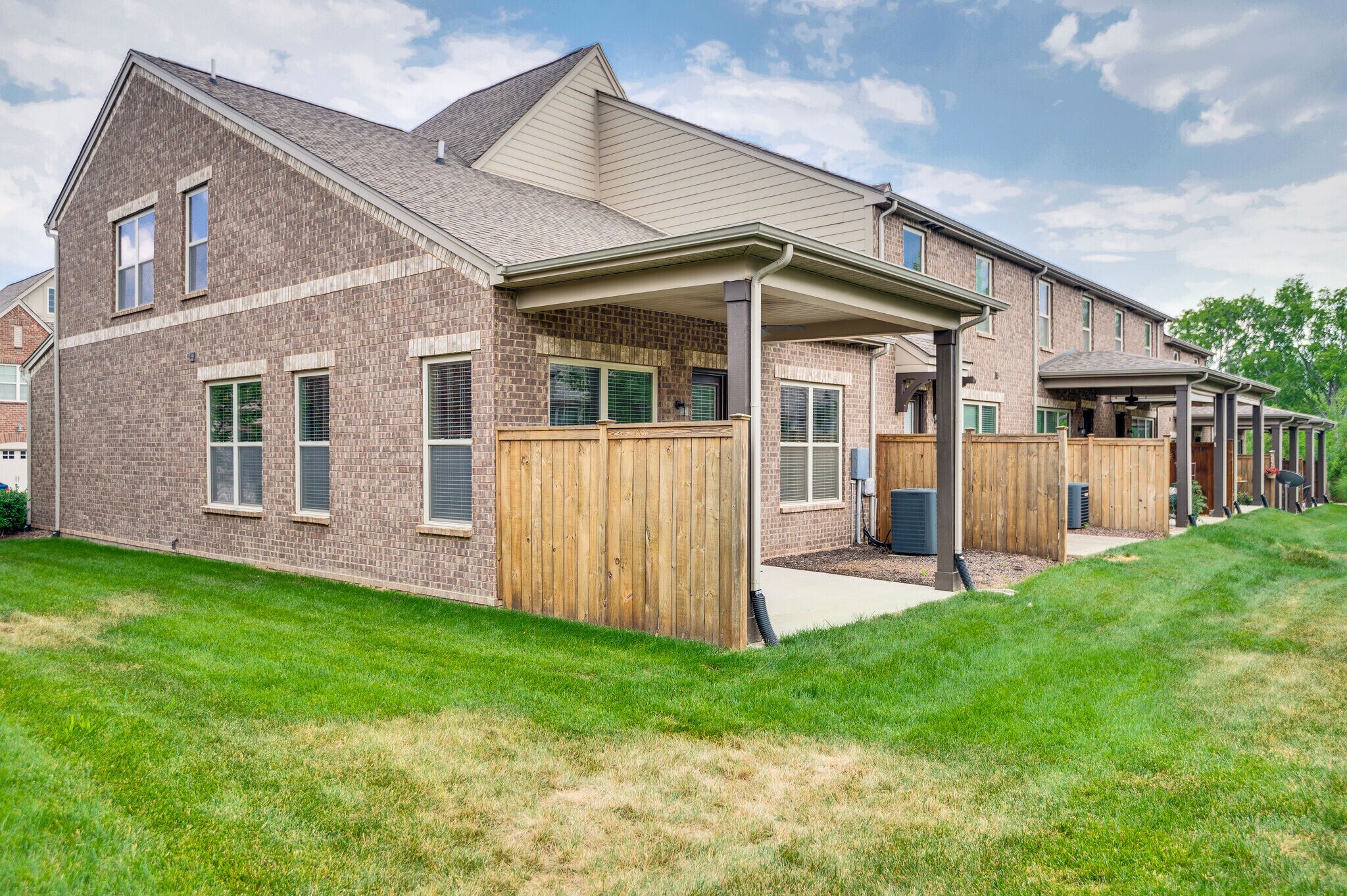 Building Photo - 141 Ambassador Private Cir