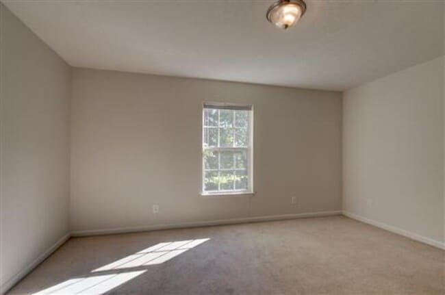 Building Photo - 916- A Charlotte Street